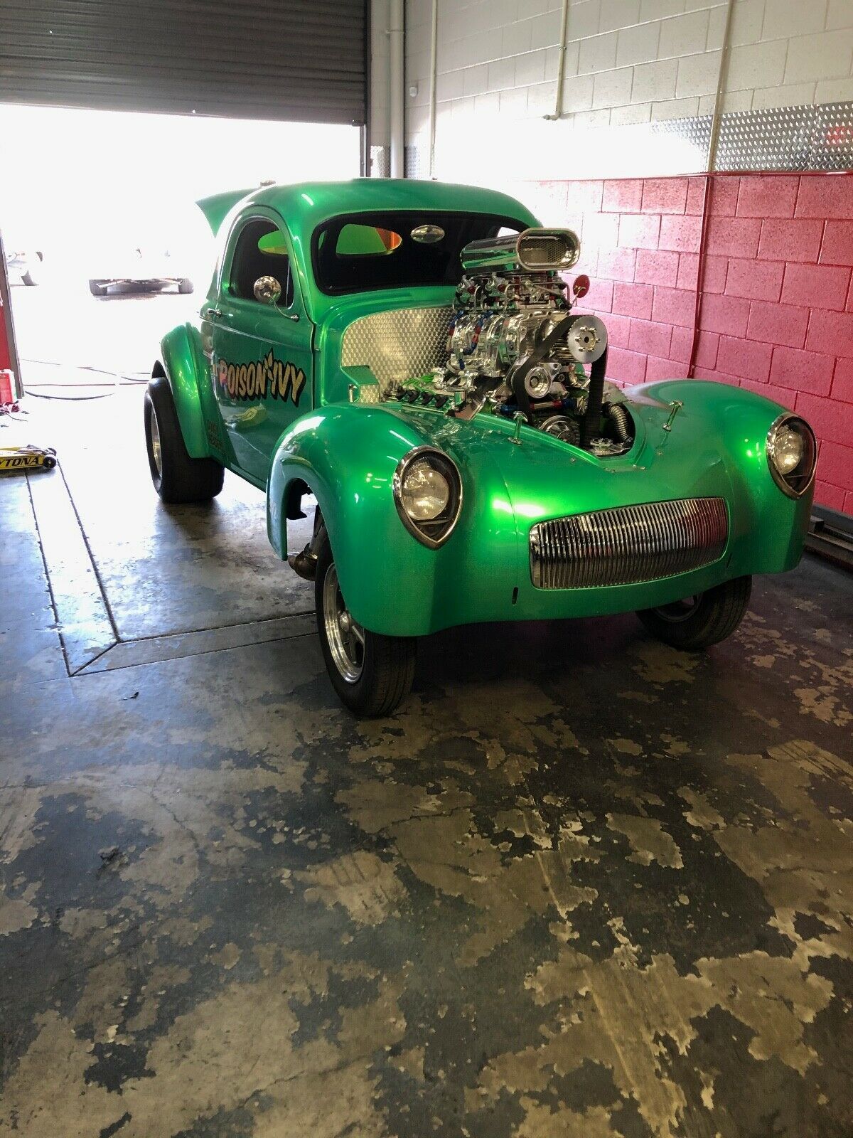 1941 Willys coupe, 392 Hemi, 671 Weiand Blower, 400 Turbo Trans. 