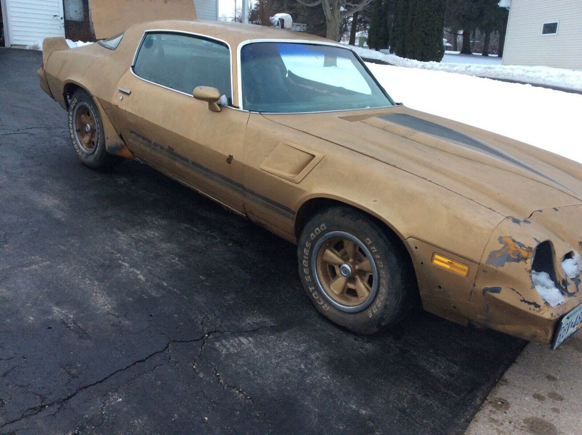 1980 CHEVROLET CAMARO Z28 GOLD REAL Z28 AUTOMATIC BARN FIND!