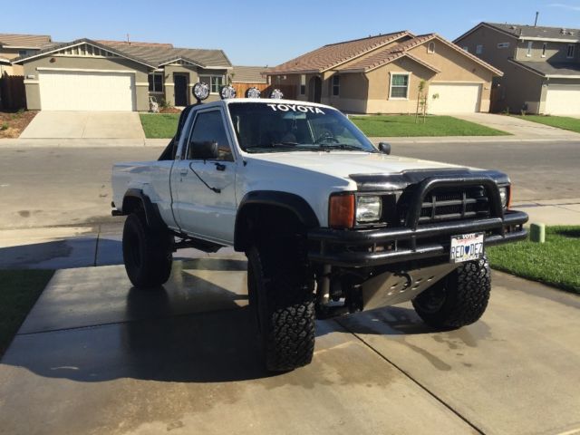 1986 Toyota Pickup 4WD, 22R, Lifted, Standard Cab