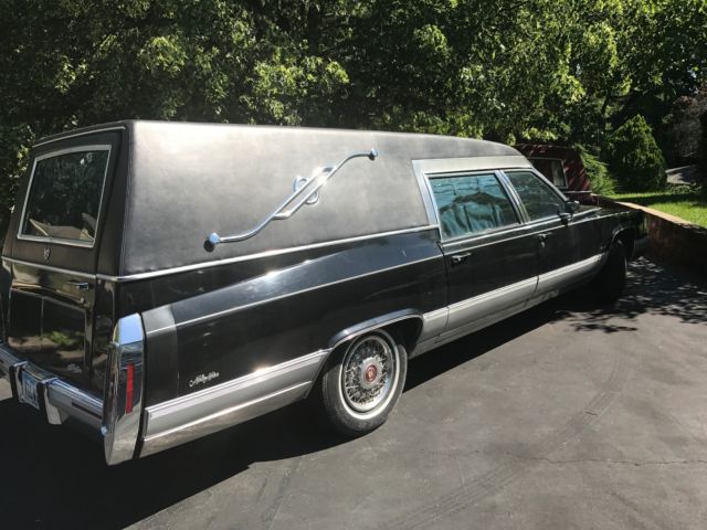 1990 Miller Meteor Cadillac Hearse Coach Fresh the Funeral Home! 