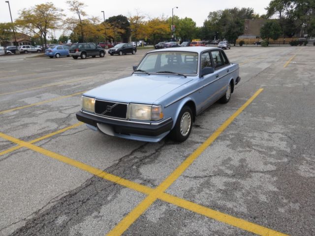 1990 Volvo 240 DL Blue Sedan