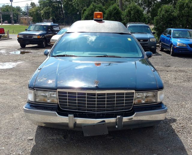 Cadillac Fleetwood Funeral Hearse 1994 - NO RESERVE - Mobile Prop