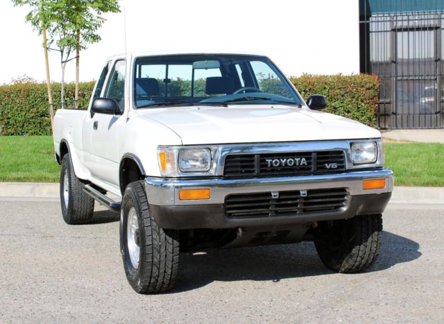 California Original 1990 Toyota Pickup 4x4 Two Owner 100 Rust